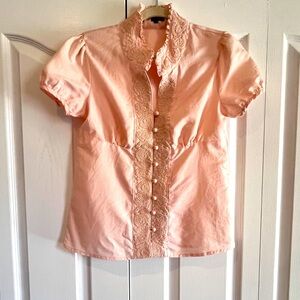 Very J peach short sleeve button down blouse M